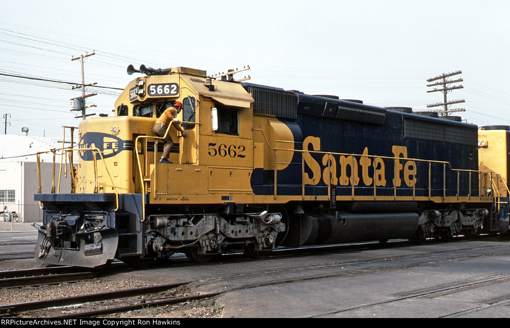 ATSF 5662 (REPOST)